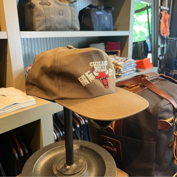 Vintage 90s Bulls Chicago Chinese New Year Brown SnapBack - Picture 2 of 4
